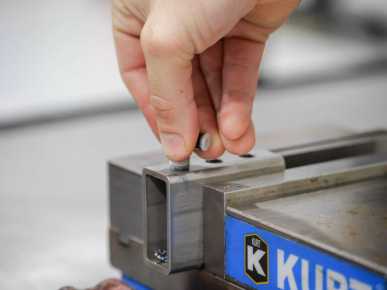 Tapping 1/8″ NPT Threads in Stainless Steel Tubing Flex Machine Tools